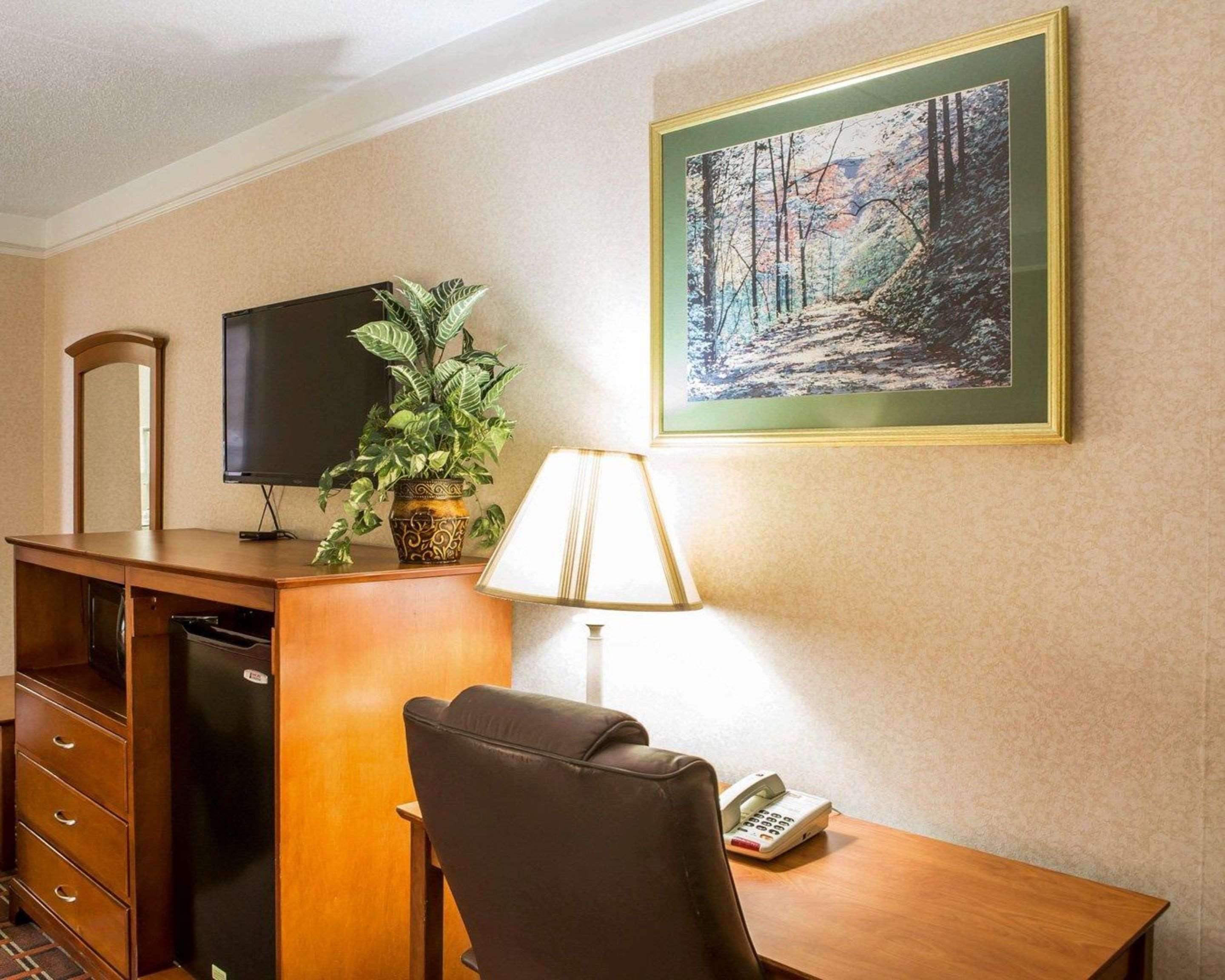 Lodge Econo North Knoxville