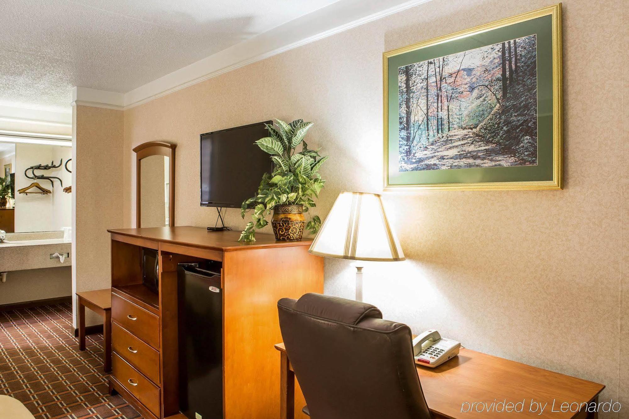 Lodge Econo North Knoxville