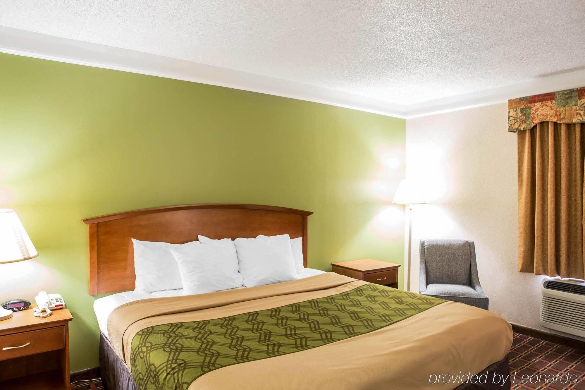 Lodge Econo North