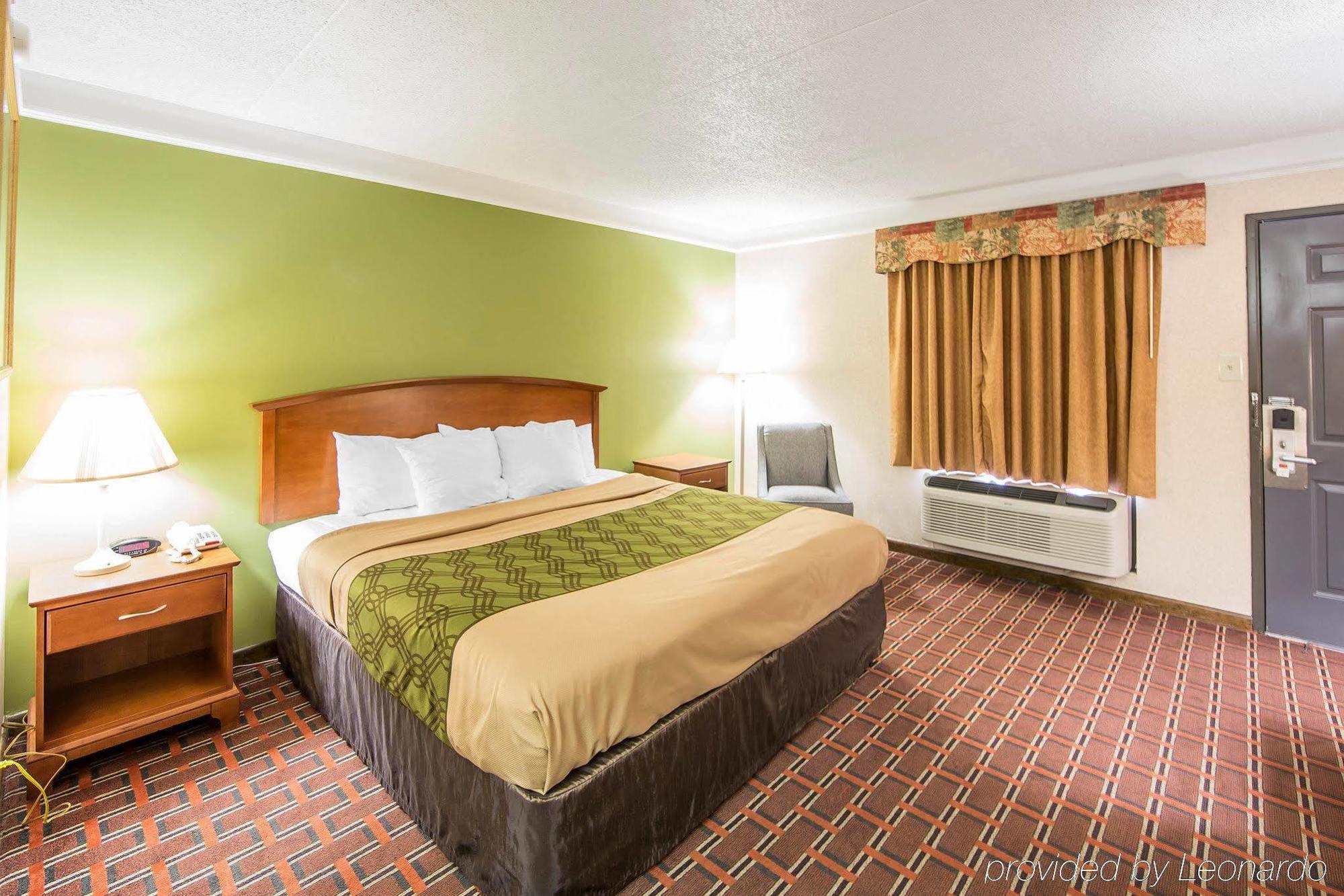 Lodge Econo North Knoxville