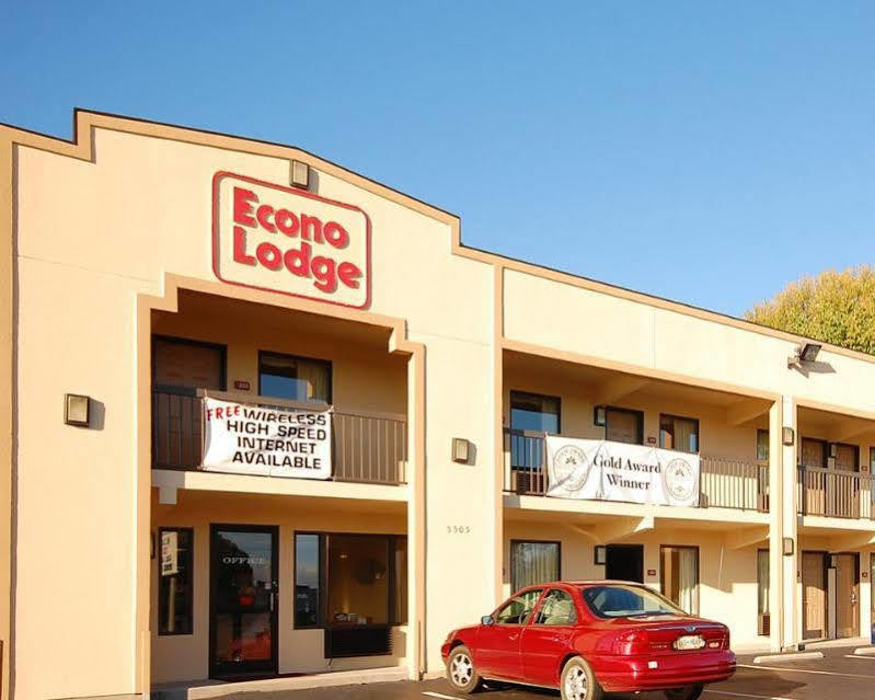 Lodge Econo North