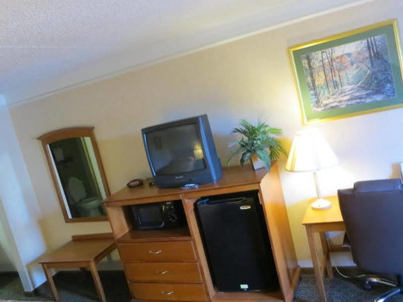 Lodge Econo North